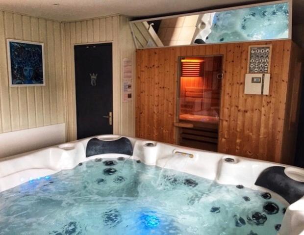 Gite Piscine Jacuzzi Privatises Clos Valentin Freulleville المظهر الخارجي الصورة